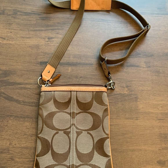 Coach Handbags - Coach crossbody bag signature logo leather